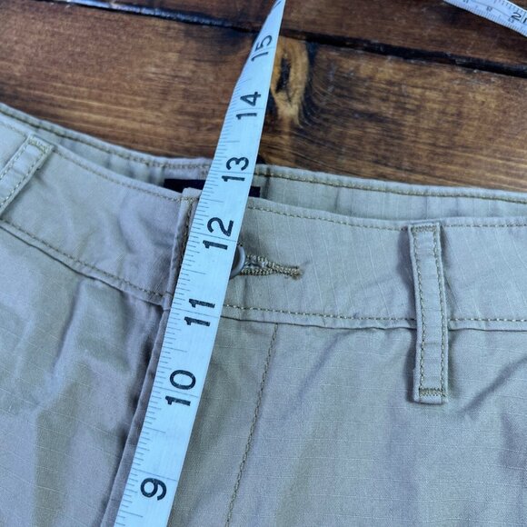 Levi’s Cargo Shorts men’s size 30 (measures 32) beige utility pockets outdoors - Picture 8 of 11